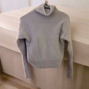 Aritzia Wilfred 100% cashmere sweater light blue
